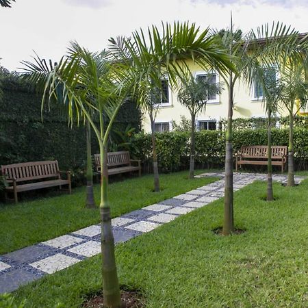 Riad Prince Louis Yaoundé Kültér fotó