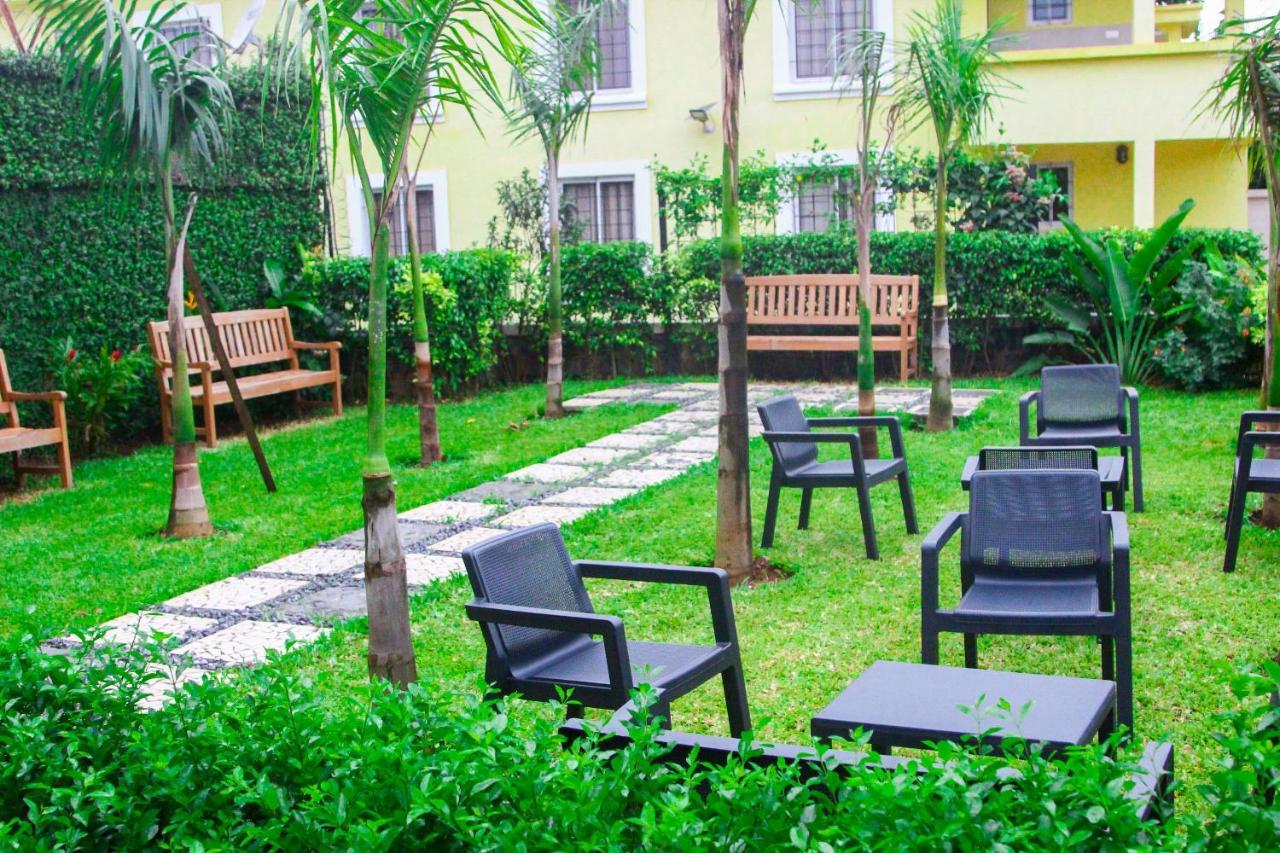 Riad Prince Louis Yaoundé Kültér fotó