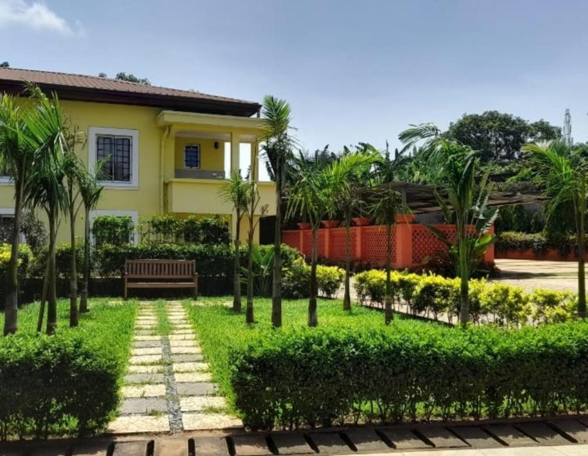 Riad Prince Louis Yaoundé Kültér fotó